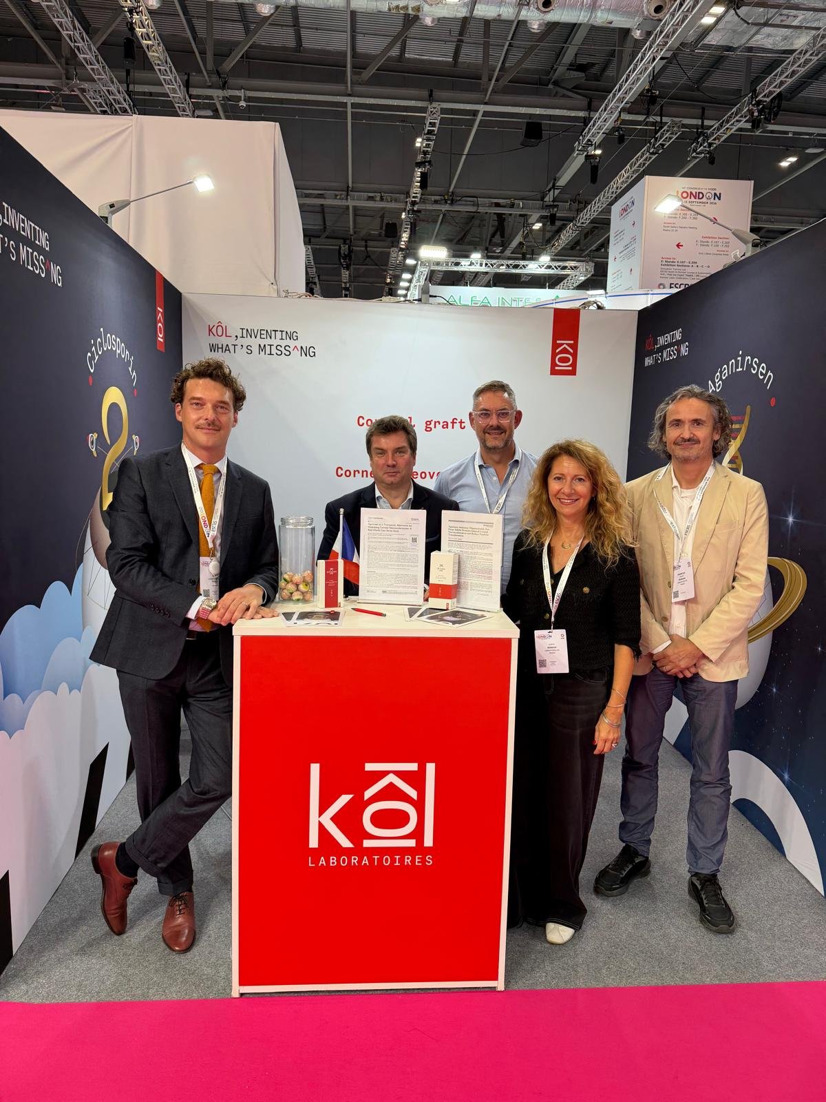 L’équipe KÔL sur son stand à l’ESCRS 2026
