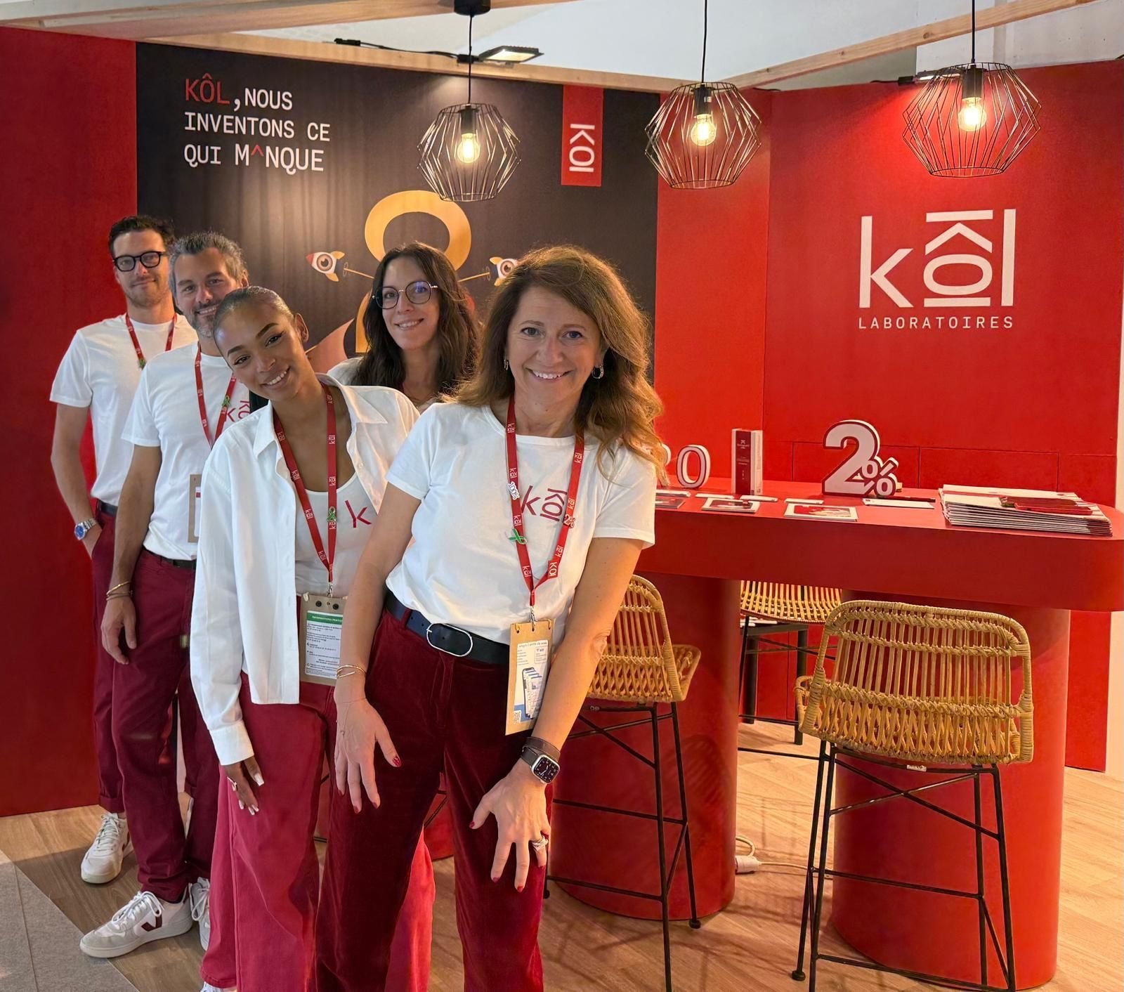 L’équipe KÔL sur le stand de la SFO 2026